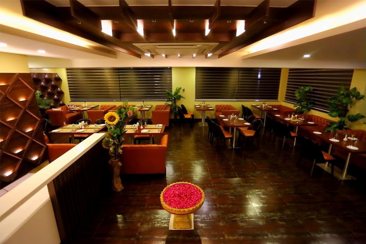 Hotel Tulsi Casa Bhopal Esterno foto